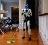 Un robot humanoide ya trabaja limpiando casas en Estados Unidos y marca un hito en la automatización doméstica