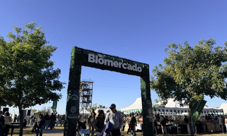 Biomercado patrio: más de 100 emprendedores, música y propuestas para toda la familia este fin de semana largo en Rosario