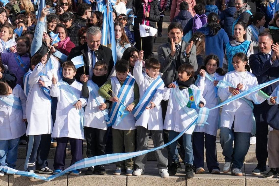 Pullaro inauguró la restauración del Monumento a la Bandera y Rosario recuperó su máximo símbolo histórico