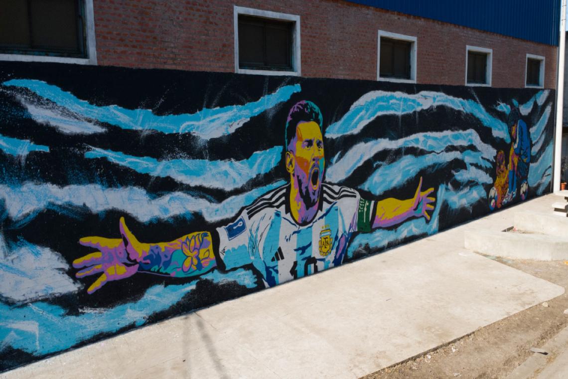 Rosario inauguró la Plaza de Bolsillo N°100 con un impactante mural de Lionel Messi