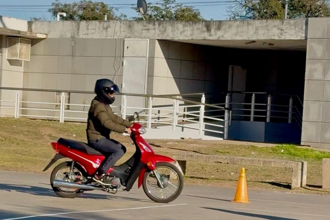 Rosario agiliza la primera licencia de conducir: el trámite presencial ahora se completa en una hora