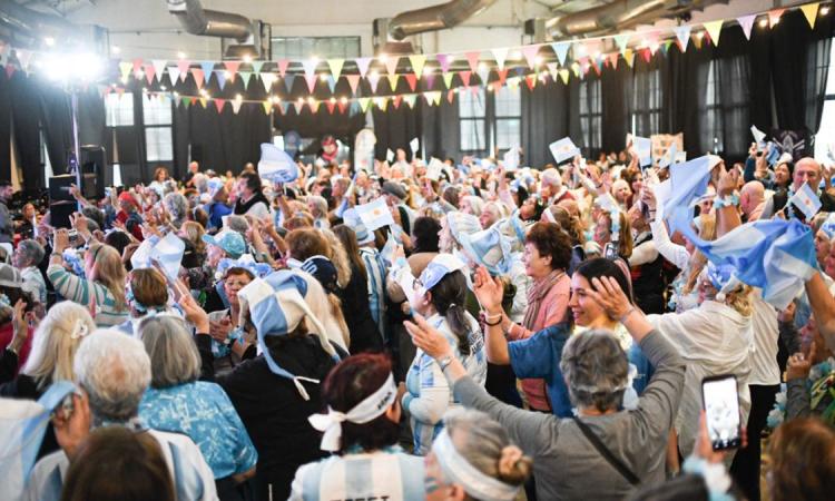 Rosario presentó “El Club de los Grandes” para acompañar y conectar a las personas mayores