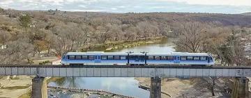 El Tren de las Sierras: un viaje económico entre montañas, ríos y pueblos de Córdoba