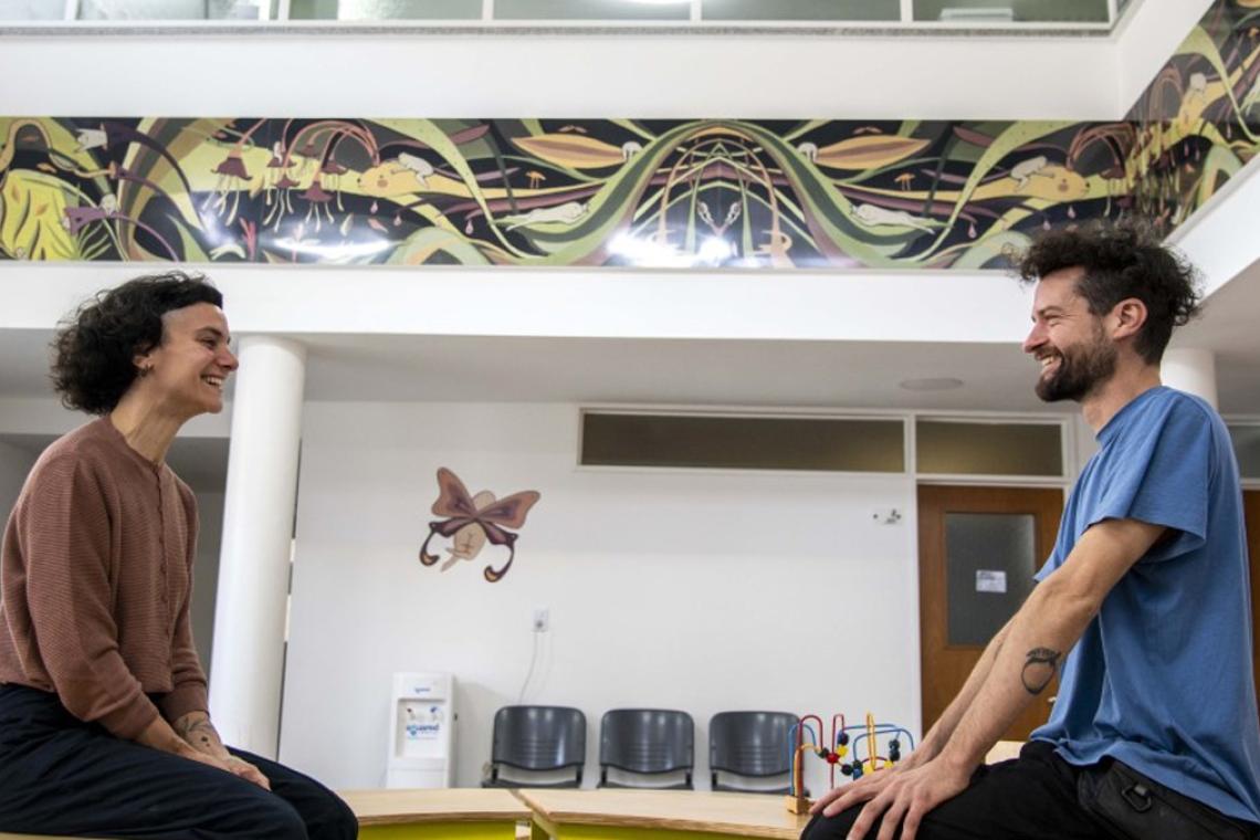 Un hospital pensado para los chicos: arte, juego y salud transforman la espera en el Vilela
