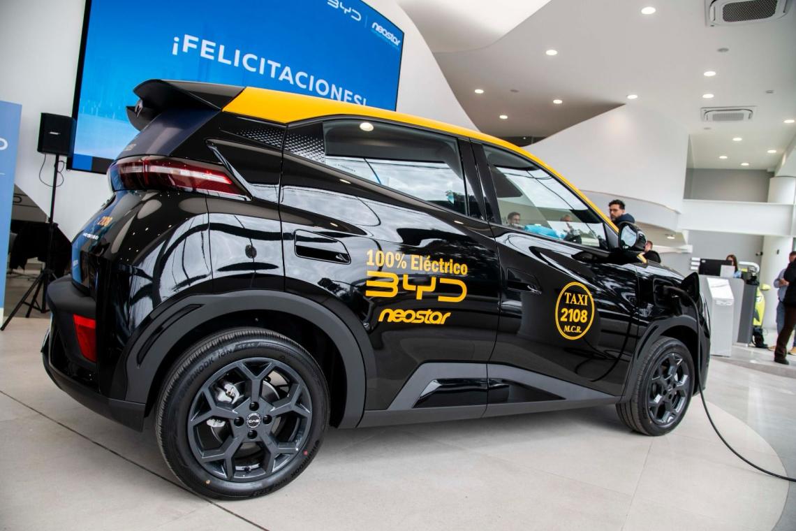 Rosario ya tiene su primer taxi 100 % eléctrico