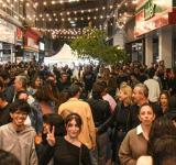 Rosario vuelve a vivir la Noche de Peatonales con música, ferias y promociones