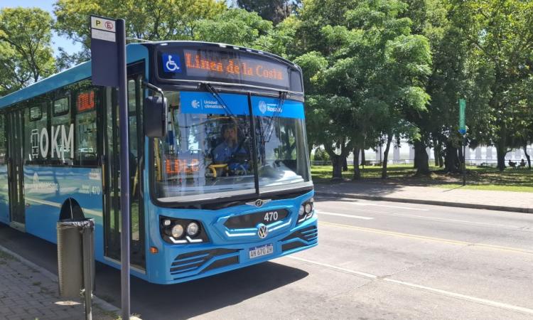 El boleto de colectivo en Rosario costará $2.150 desde este lunes
