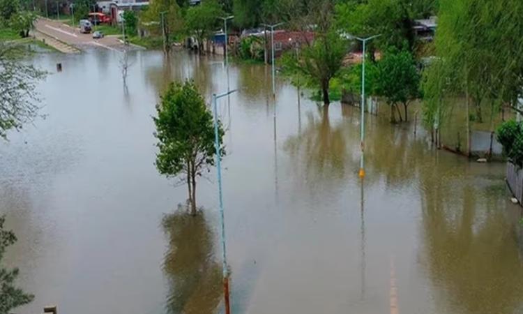 Crecidas en el Litoral: Corrientes y Entre Ríos refuerzan la asistencia a las familias afectadas