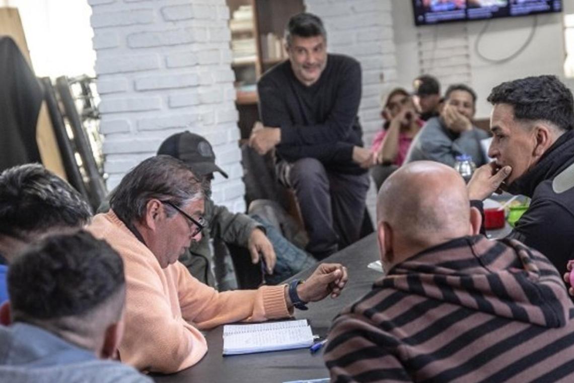 “Historias de Refugio”: personas en situación de calle presentan sus relatos en la Feria del Libro