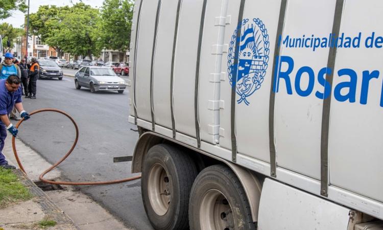 Rosario refuerza la prevención ante El Niño e incorpora siete camiones para la higiene urbana